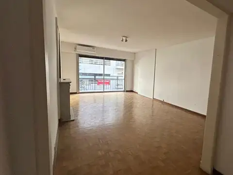 Excelente departamento en Recoleta, con cochera luz y sol