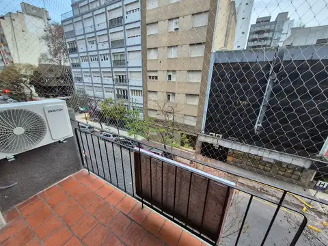 2 AMBIENTES CON BALCON ALQ 24 MESES