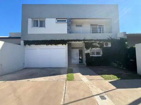 Casa en Barrio La Cañada