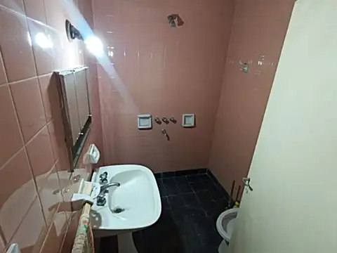 Casa 2 ambientes con 1 baño