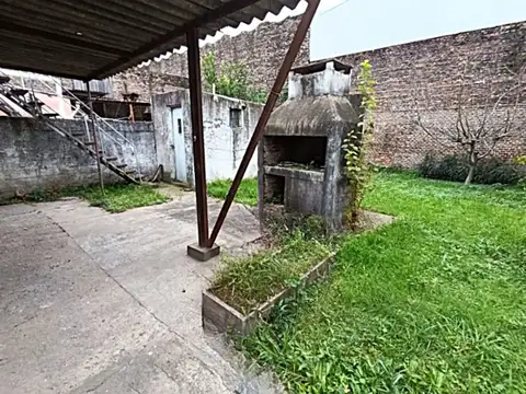 VENTA CASA 1 DORMITORIO JARDÍN V.G GALVEZ
