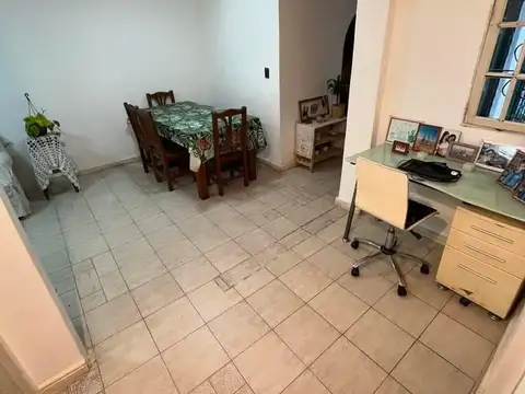 Casa en venta - 2 Dormitorios 1 Baño - 73Mts2 - Santos Lugares