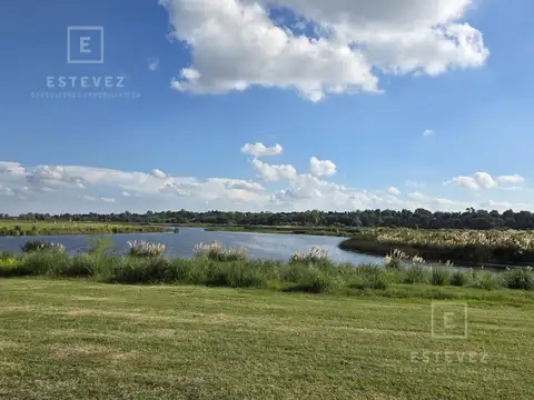 Lote al río en venta, amarra propia, Barrio Cerrado El Naudir, Escobar