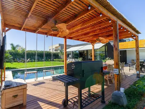 Casa 5 ambientes con 3 baños