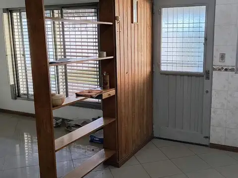 Casa en Alquiler con 2 cocheras