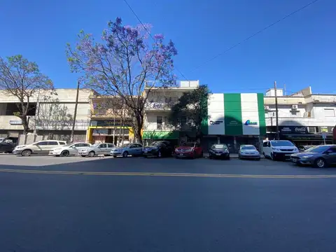 Av De Mayo 700