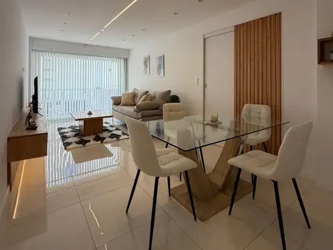 Venta Departamento 3 ambientes con Dependencia. Balcón al frente. Zona Centro