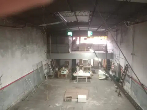 Galpón  370m2 S/Lote 8,66x30