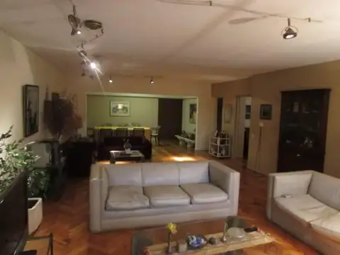 SEMIPISO EN VENTA  DE 4 AMBIENTES CON COCHERA EN PALERMO AV LIBERTADOR