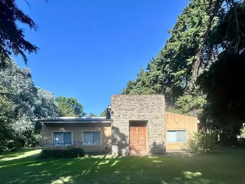 Casa en venta - 3 Dormitorios 2 Baños - Exaltación de la Cruz