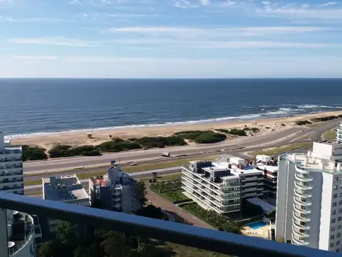 Avenida Biarritz y Leyenda Patria 100