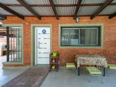 VENTA CASA 2 DORMITORIOS ROLDAN  APTA CREDITO