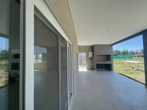 Casa en Venta en Casuarinas Del Pilar, USD 243.000