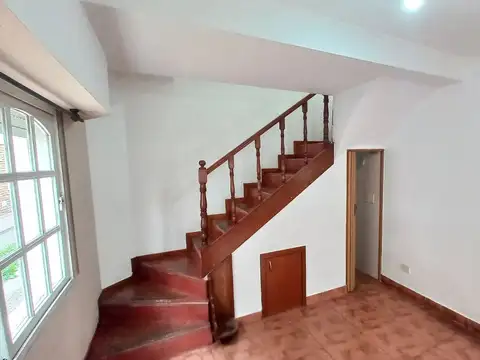 Depto Tipo Casa en Alquiler 25 años