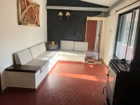 Casa 8 ambientes con 3 baños