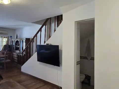 Casa 5 ambientes con 2 baños