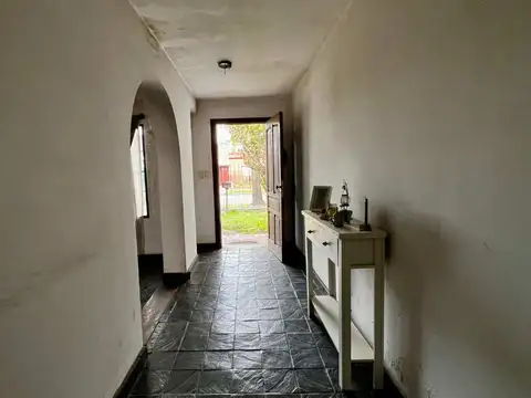 CASA 4 AMBIENTES VENTA EN LONGCHAMPS