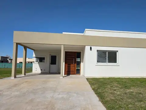 Casa a estrenar en San Lucas Canning