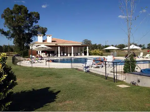 Terreno en Venta en Los Pinares Country Club, USD 23.000