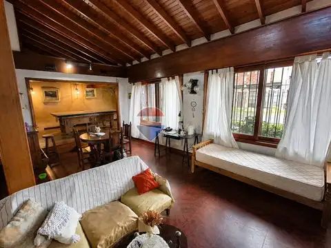 VENTA CASA 4 AMB COCHERA Y PILETA VILLA LA FLORIDA