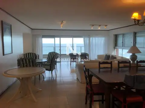 Hermoso departamento de 3 dormitorios frente al mar