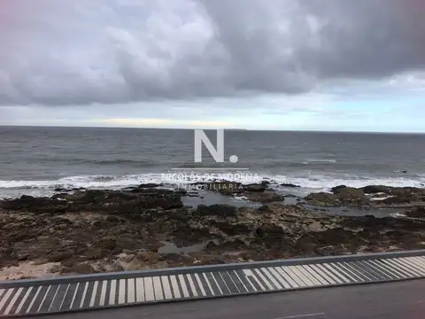 Hermoso departamento de 3 dormitorios frente al mar