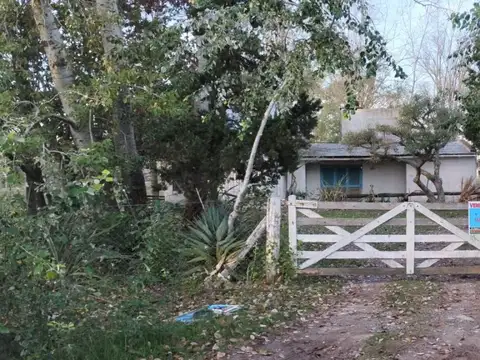 Casa - Venta - Argentina, DOMSELAAR - SARMIENTO 3700