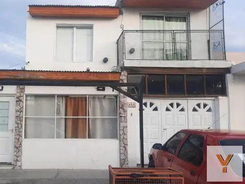 Casa en venta - 3 Dormitorios 1 Baño - Cochera - 200Mts2 - Rawson