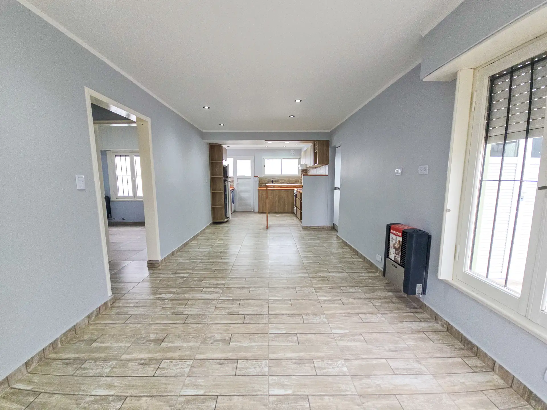 Casa 3 amb reciclada a nuevo con patio, parrilla y garage 4x4 — Rivadavia y Canadá