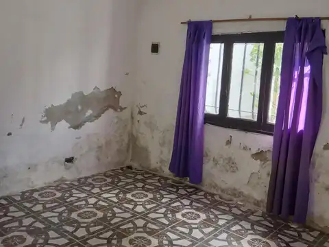 Casa 4 ambientes con 1 baño