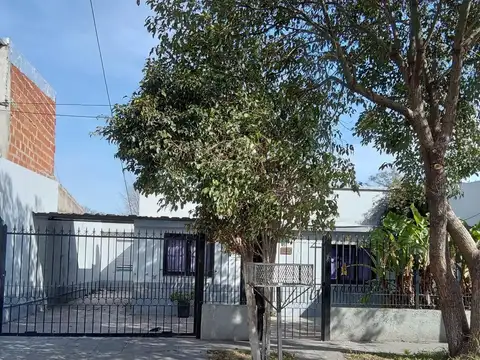 venta casa 4 ambientes bernal este