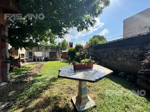 CASA en CHILAVERT c/JARDIN DE 200M2 - SALIDA DIRECTA A GRAL PAZ - ACEPTA PERMUTA PH CABA