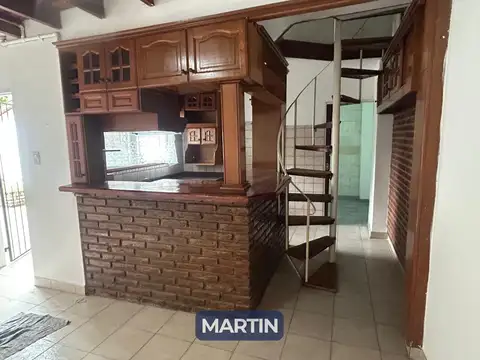 Casa 4 ambientes con 1 baño