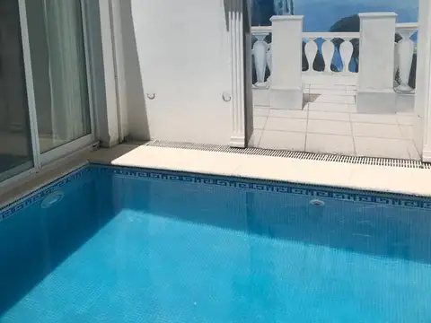 CASA 5 AMB EN VENTA EN AVELLANEDA C/PILETA Y COCH