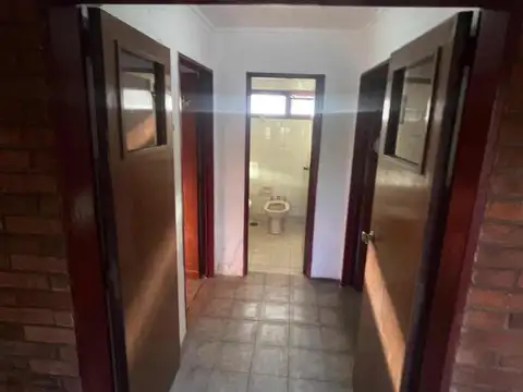 Casa en Venta con 4 cocheras