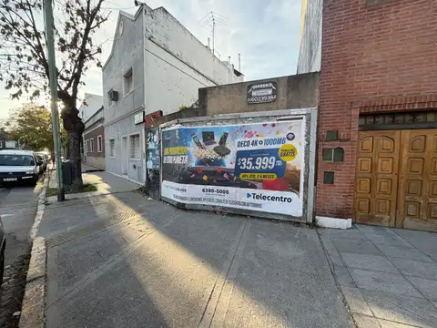 Terreno en Venta en Parque Chacabuco, USD 75.000