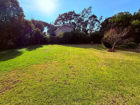 Lote de 405m2 en los Acantilados con gas natural