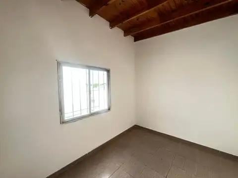 Depto Tipo Casa en Alquiler en Flores, $ 620.000