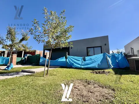 Casa 4 ambientes en venta en Pilar del Este, Santa Lucia