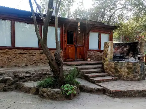 SE VENDE CASA MAS CABAÑA EN YACANTO DE CALAMUCHITA