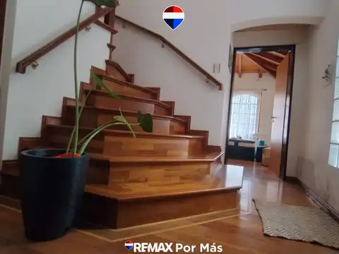 Casa 10 ambientes con 3 baños