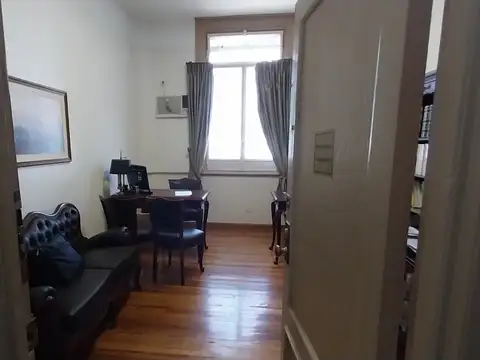 Teniente General Juan Domingo Perón 200, Piso 6