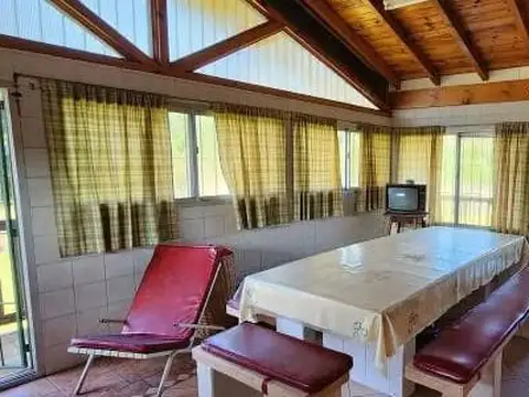 Casa 8 ambientes con 4 baños