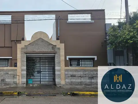En VENTA| Mitre al 200. Propiedad en dos lotes ideal para consultorio o Geriátrico en Punta Alta 100