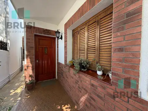 Casa 3 ambientes con 2 baños