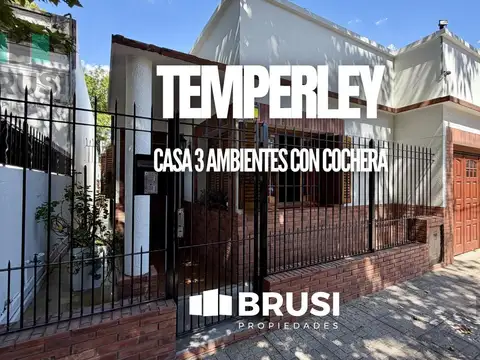 CASA EN VENTA 3 AMBIENTES CON COCHERA Y QUINCHO