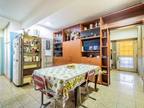 Venta Casa Villa Del Parque 3 Plantas Cochera Pileta Parrilla