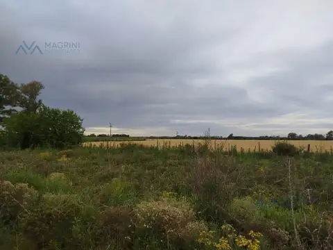 Campo 2 Has. con Galpón, Silos y Oficina en Ruta 32 y Bv. Acevedo, Pergamino, Bs. As.