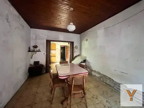 Casa 2 ambientes con 1 baño
