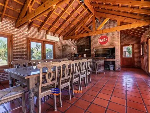 Casa en Venta con 2 cocheras